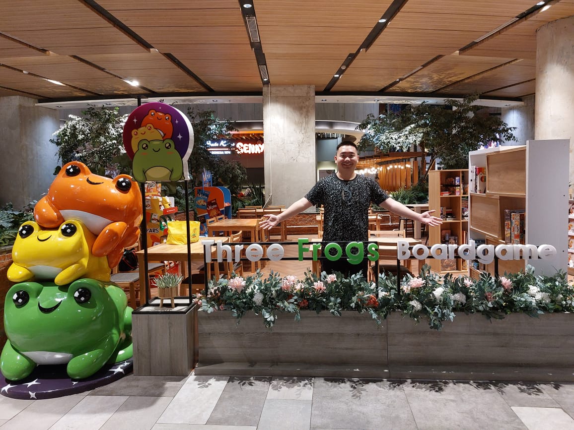 Three Frogs Boardgame